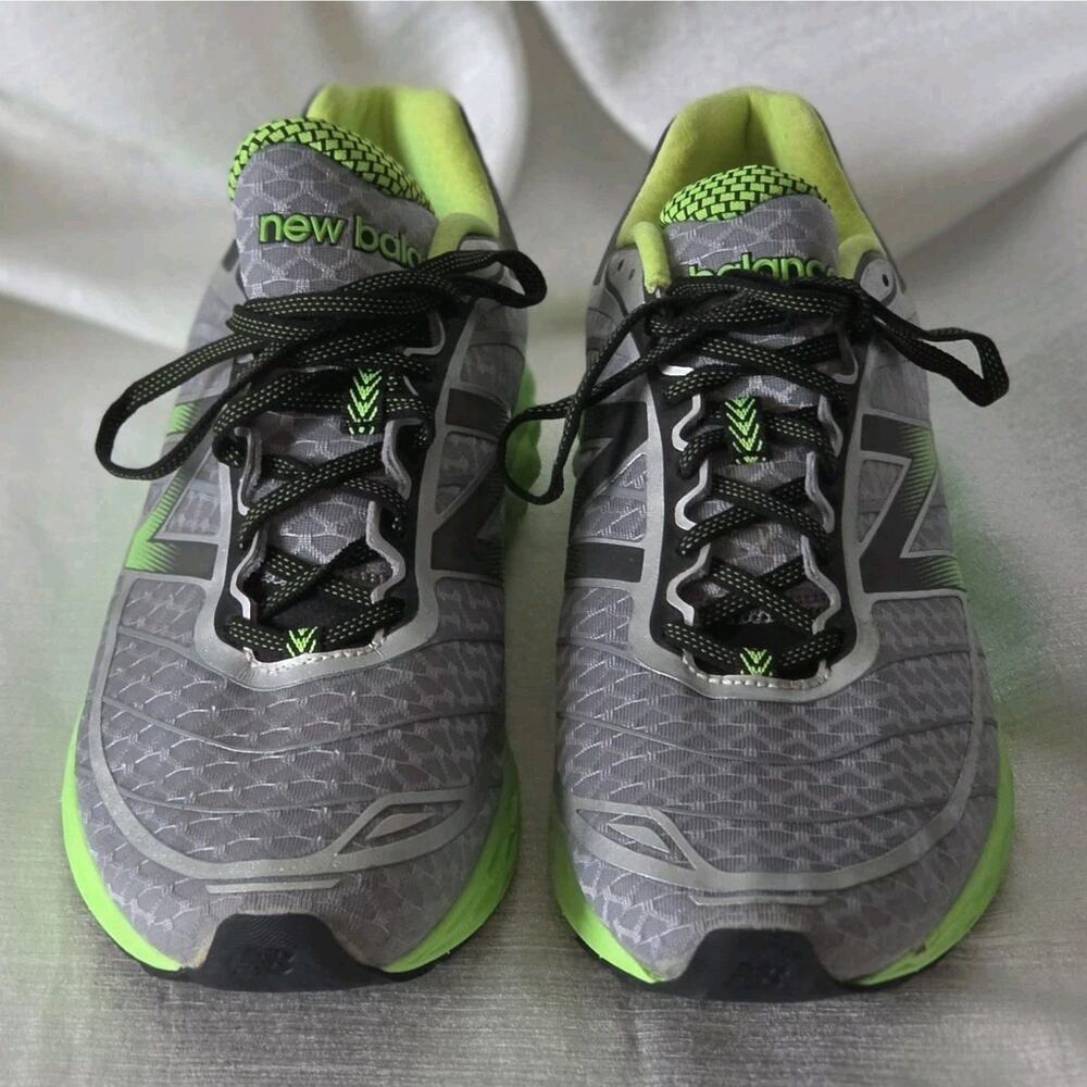 New Balance Men’s Fresh Foam 980 Running Shoes Size 13 D Gray Neon Yellow Green - Picture 2 of 9